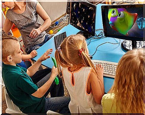 Children play on the pc